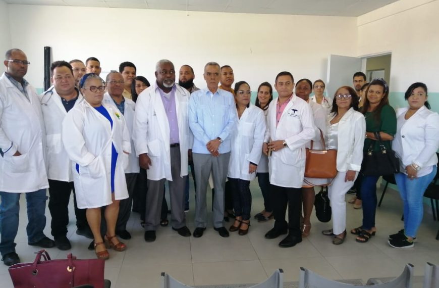 MÉDICOS HOSPITAL SANTIAGO RODRÍGUEZ LEVANTAN PARO TRAS ACUERDO CON SRSCO