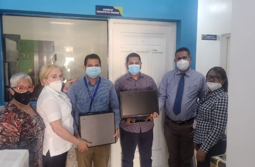 SRSCO, entrega equipo tecnol&oacute;gico al hospital regional Ing. Luis L. Bogaert.