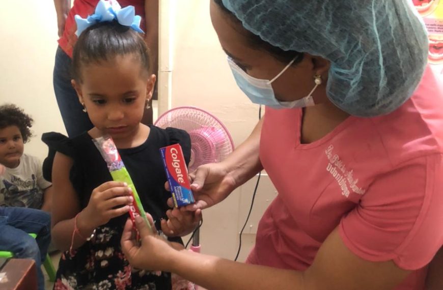 SRSCO, el fomento de la salud bucal con el Centro de INAIPI, del municipio de Esperanza.