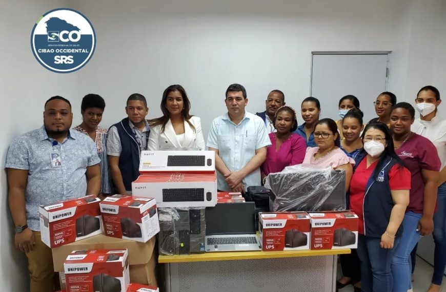 SRSCO, Entrega de Equipos Tecnol&oacute;gicos a las &Aacute;reas Dajab&oacute;n y Montecristi.