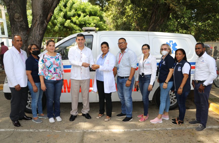 SRSCO, &laquo;Entrega de Moderna Ambulancia al Hospital Municipal de Guayub&iacute;n&raquo;