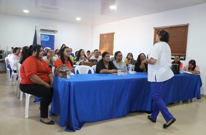 SRSCO, &laquo;Realiza Taller de Trabajo en Equipo y Socializaci&oacute;n de las normas de Enfermer&iacute;a&raquo;.