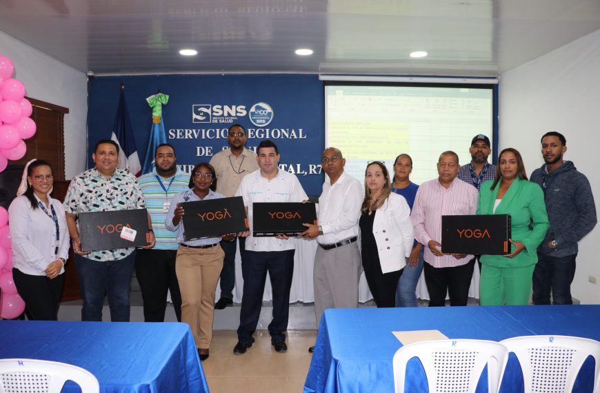 SRSCO, Entrega de Equipos Tecnol&oacute;gicos a los Gerentes de &aacute;rea; #1, #2, #3, y #4.