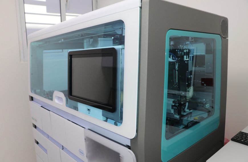 SNS-SRSCO, &laquo;Entrega un COBAS-5,800 De &Uacute;ltima Generaci&oacute;n para el Hospital Regional Ing. Lu&iacute;s L. Bogaert&raquo;.