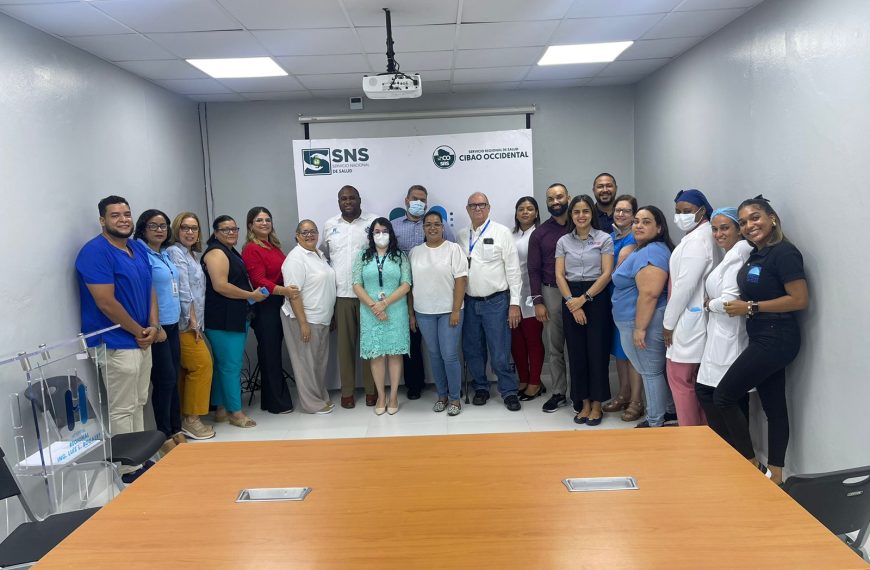 VISITA DEL DIRECTOR DE USAID IMPULSA COLABORACI&Oacute;N PARA MEJORAR LA ATENCI&Oacute;N DE VIH EN CIBAO OCCIDENTAL